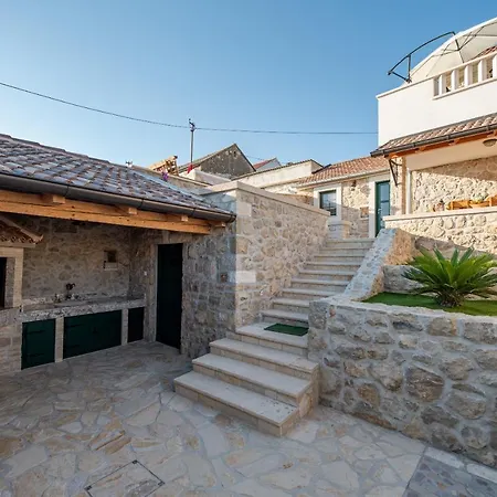 Didov Dvor Casa de Férias Ražanac