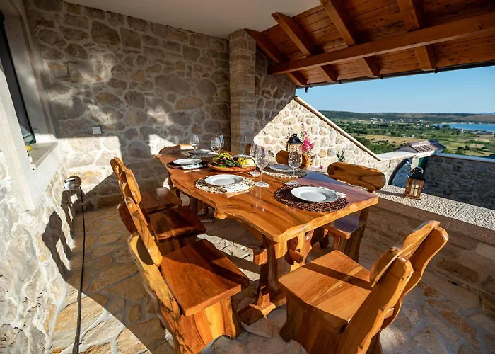 Didov Dvor Casa de Férias Ražanac