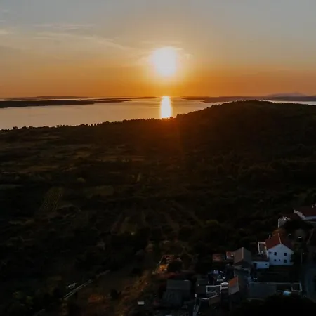 Didov Dvor בית נופש Ražanac