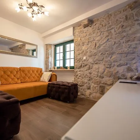 Didov Dvor Holiday home Razanac